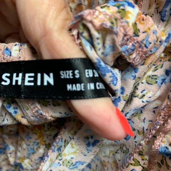 Floral Ruffle Romper - Picture 6 of 7